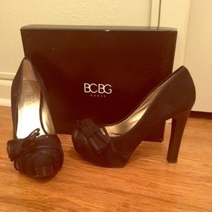 BCBGMAXAZRIA.  Glam black pumps. Size 8. EUC